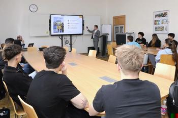 Prosperity FS představila studentům možnosti budoucí kariéry