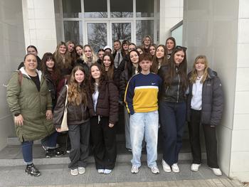 Studentky PMP2 nahlédly do zákulisí rádia Relax