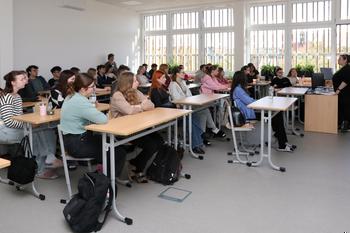 Úřad práce připravil přednášku pro budoucí absolventy